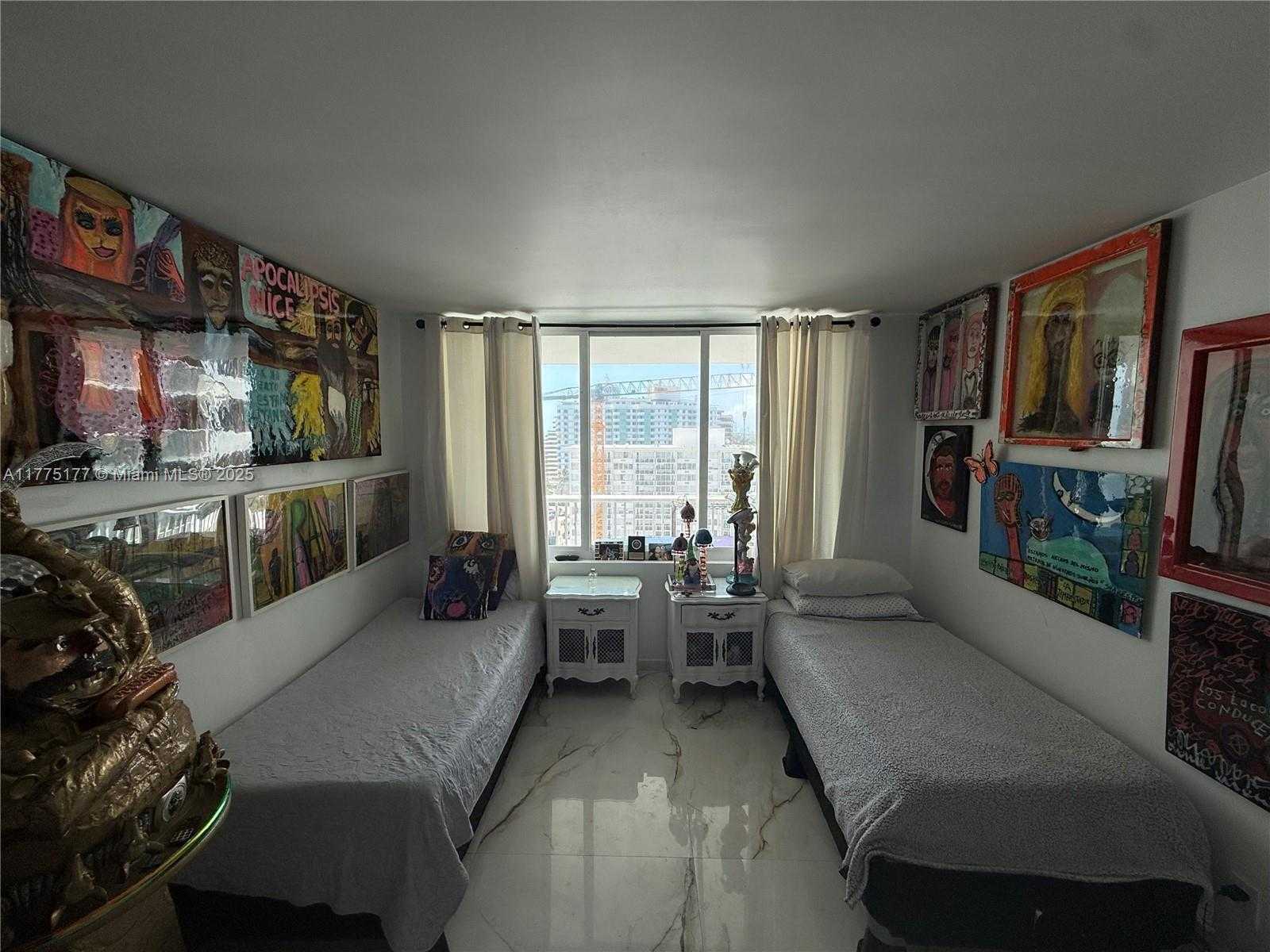 Small Image of 5401 COLLINS AVE #1016, Miami Beach Number 14
