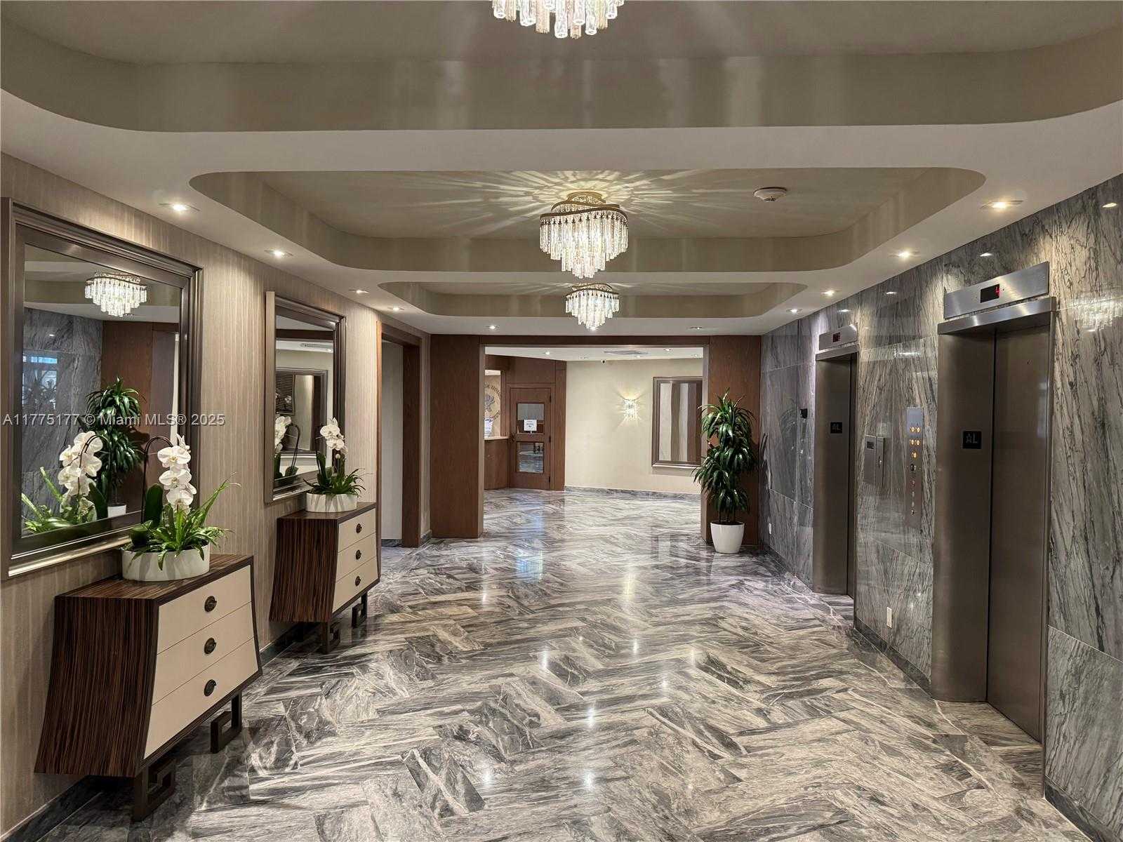 Small Image of 5401 COLLINS AVE #1016, Miami Beach Number 17