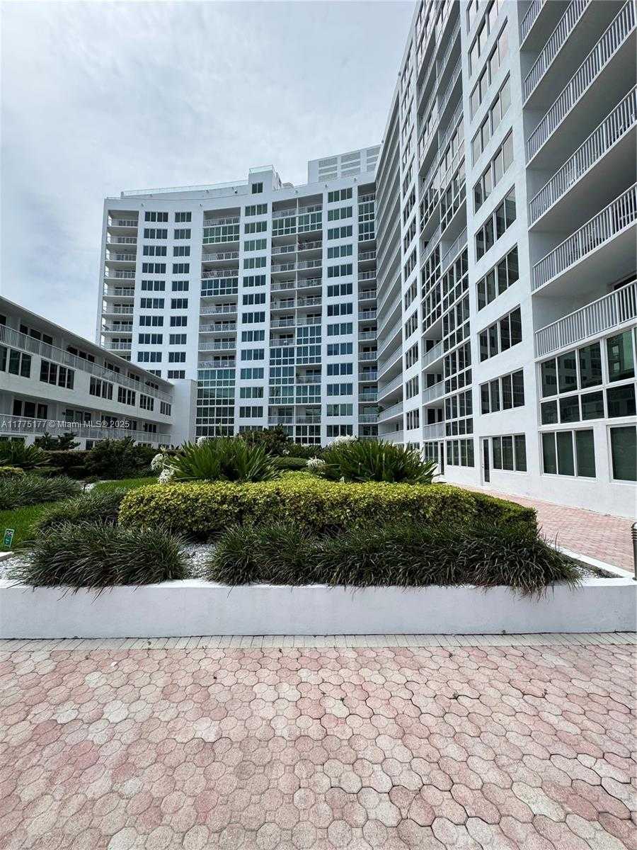 Small Image of 5401 COLLINS AVE #1016, Miami Beach Number 19