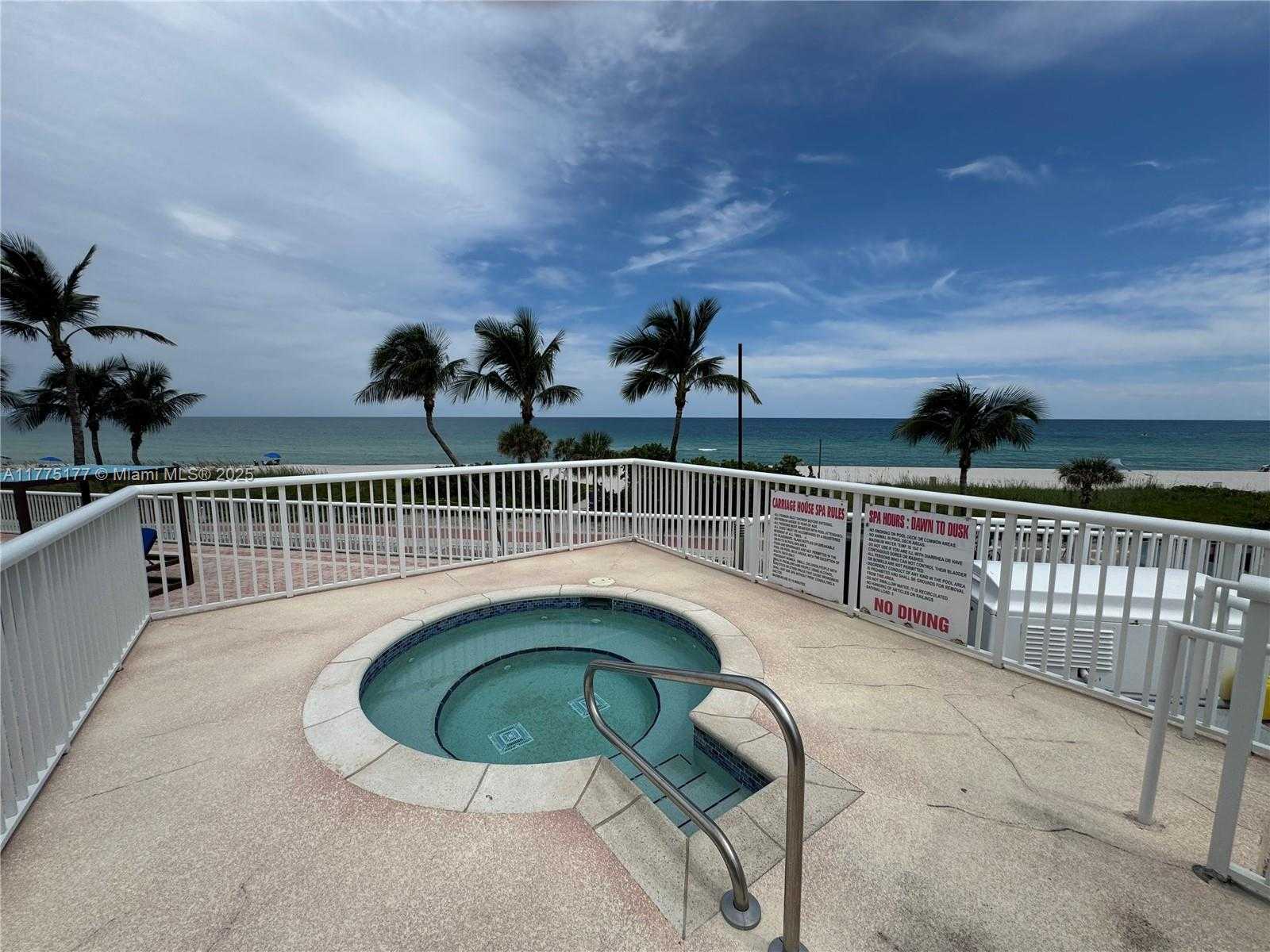 Small Image of 5401 COLLINS AVE #1016, Miami Beach Number 21