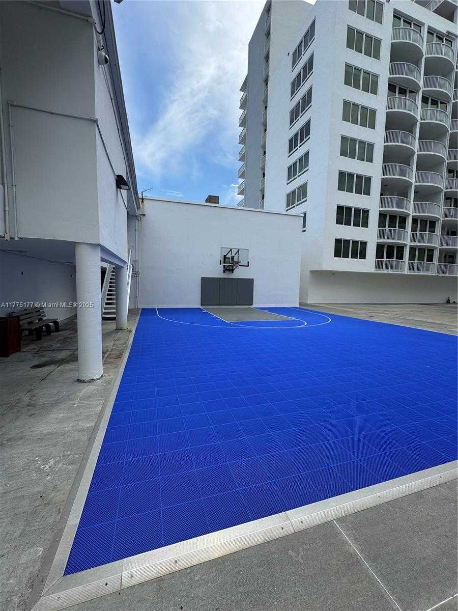 Small Image of 5401 COLLINS AVE #1016, Miami Beach Number 24