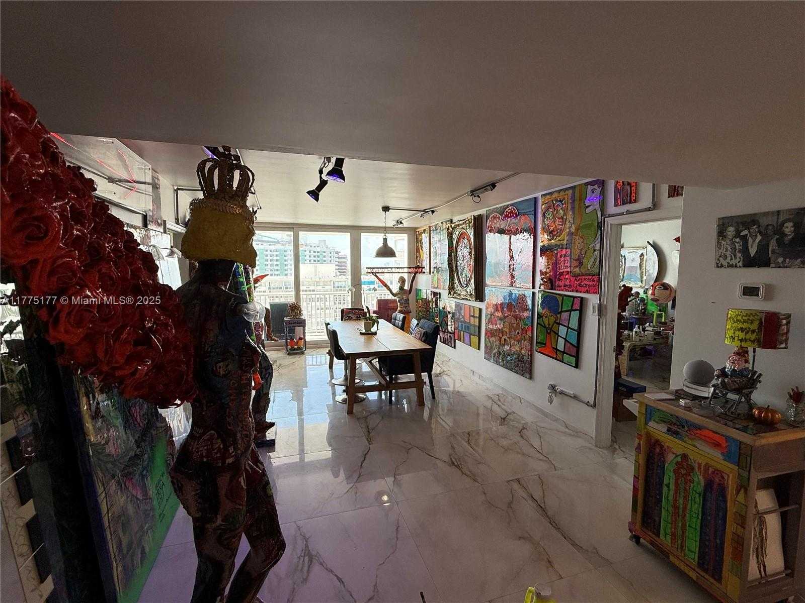 Small Image of 5401 COLLINS AVE #1016, Miami Beach Number 6