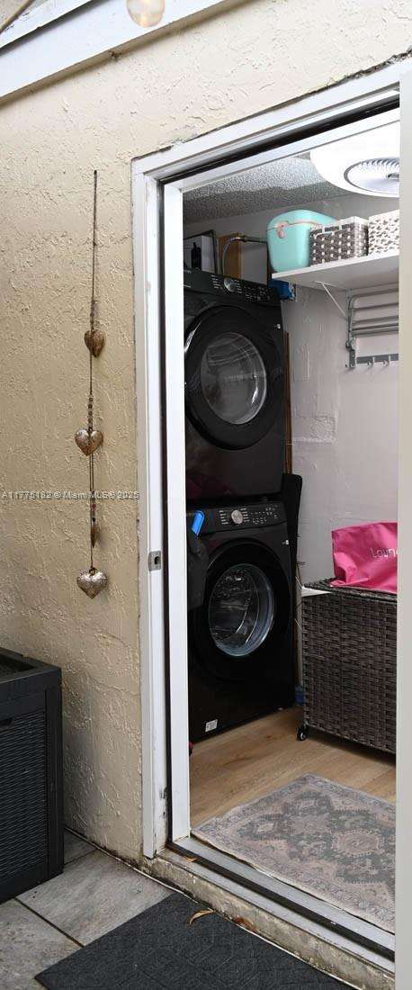 Small Image of 1430 COTTONWOOD CIR #1430, Weston Number 13