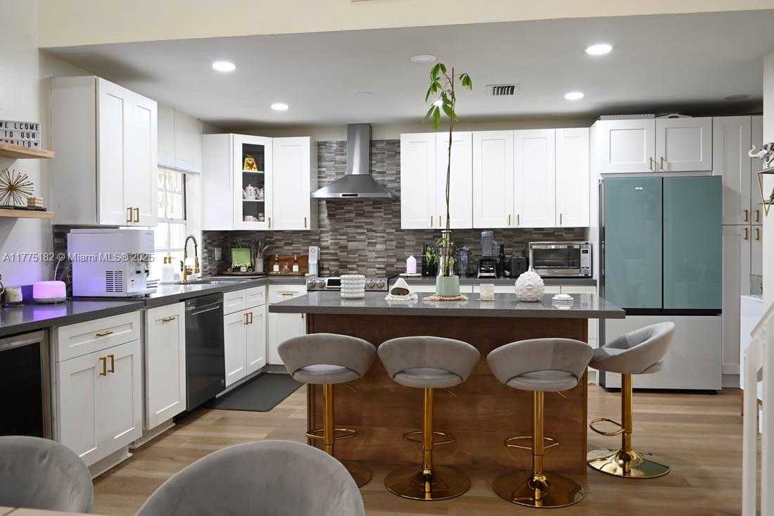 Small Image of 1430 COTTONWOOD CIR #1430, Weston Number 15