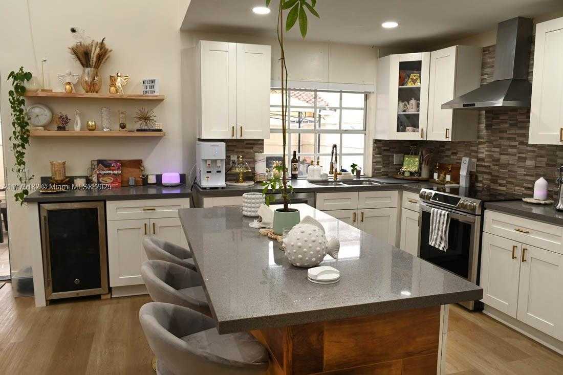 Small Image of 1430 COTTONWOOD CIR #1430, Weston Number 16