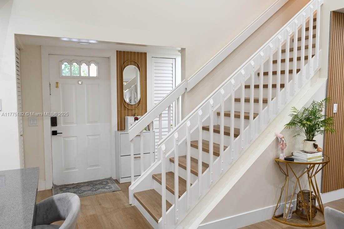 Small Image of 1430 COTTONWOOD CIR #1430, Weston Number 20