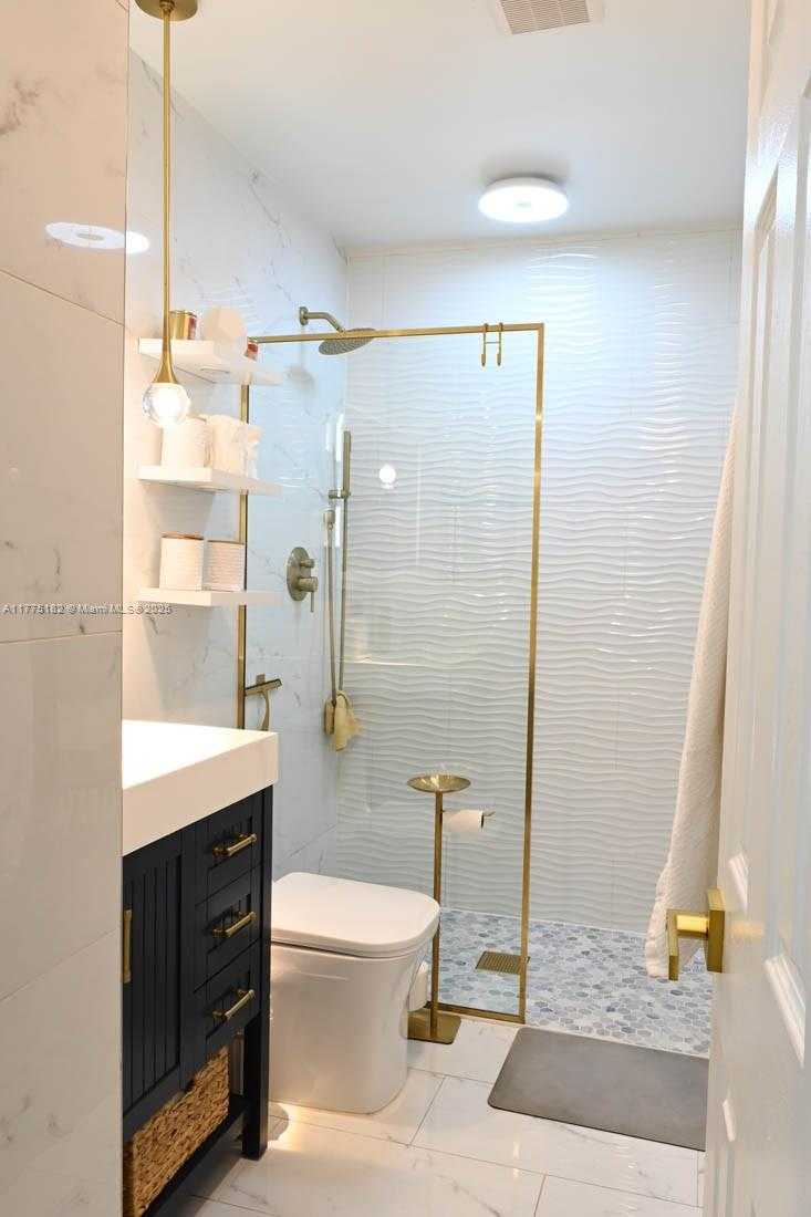 Small Image of 1430 COTTONWOOD CIR #1430, Weston Number 24