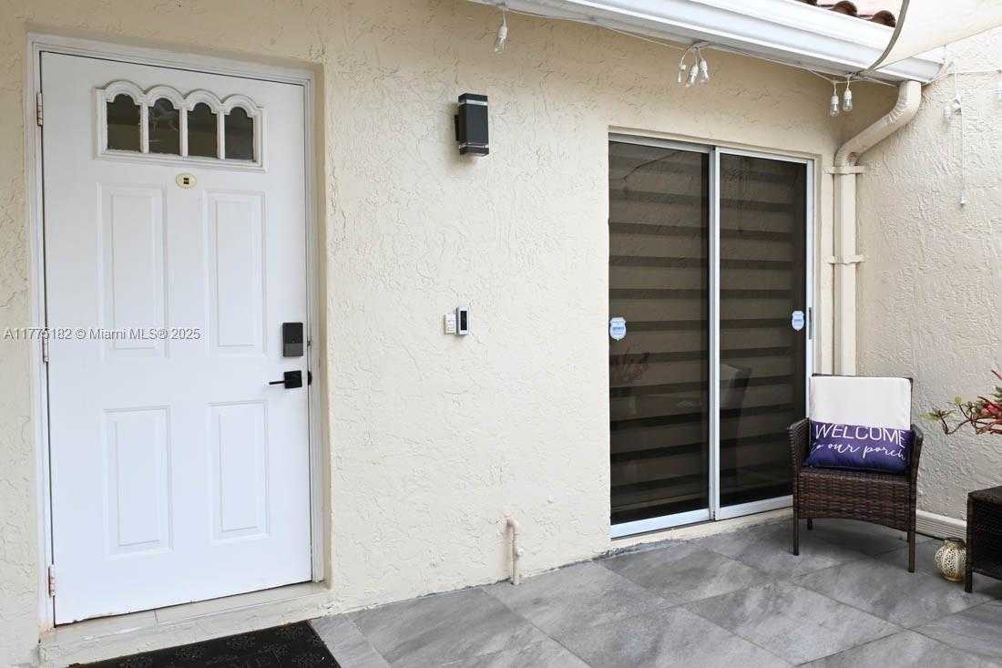 Small Image of 1430 COTTONWOOD CIR #1430, Weston Number 6