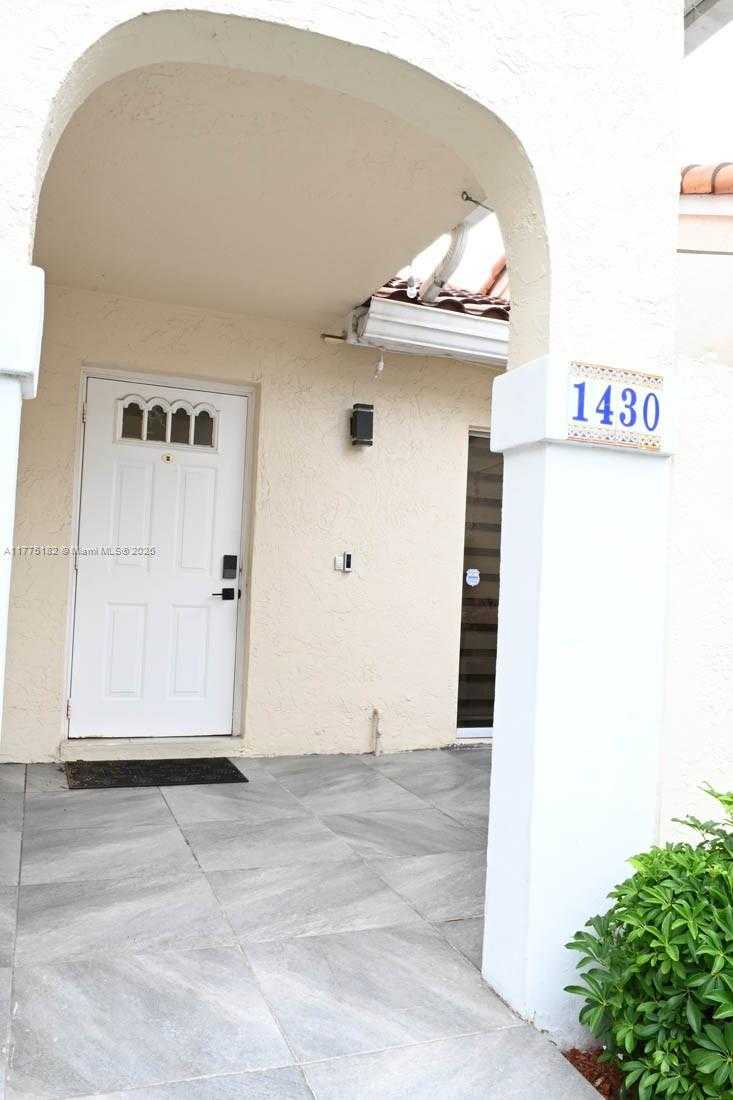 Small Image of 1430 COTTONWOOD CIR #1430, Weston Number 7