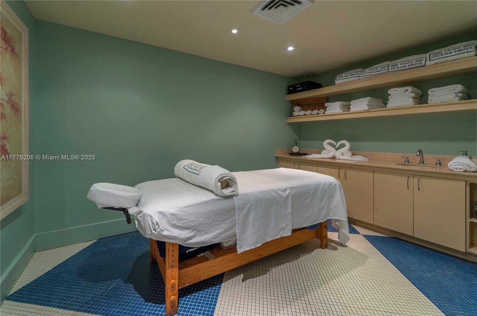 Small Image of 1500 OCEAN DR #705, Miami Beach Number 47