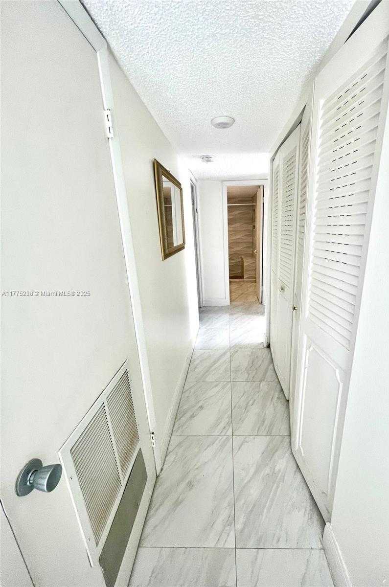 Small Image of 20401 NORTH EAST 30TH AVE #410-8, Aventura Number 13