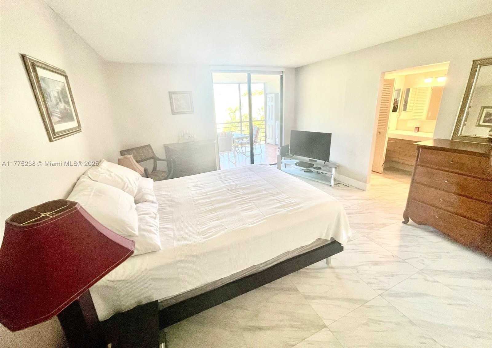 Small Image of 20401 NORTH EAST 30TH AVE #410-8, Aventura Number 15