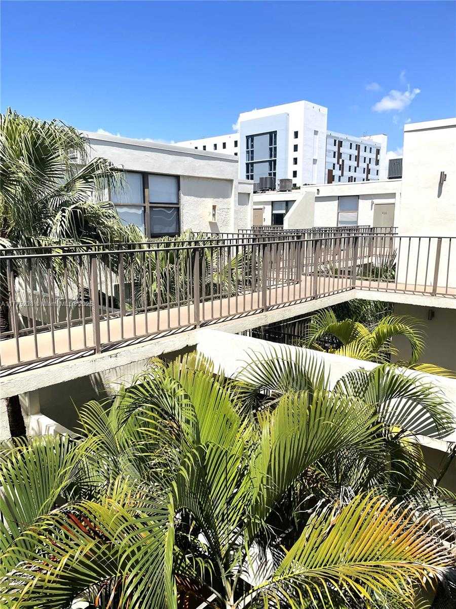 Small Image of 20401 NORTH EAST 30TH AVE #410-8, Aventura Number 27