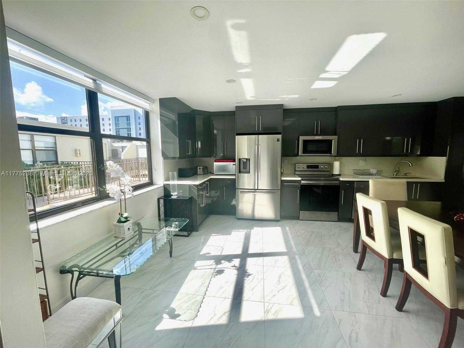 Small Image of 20401 NORTH EAST 30TH AVE #410-8, Aventura Number 3