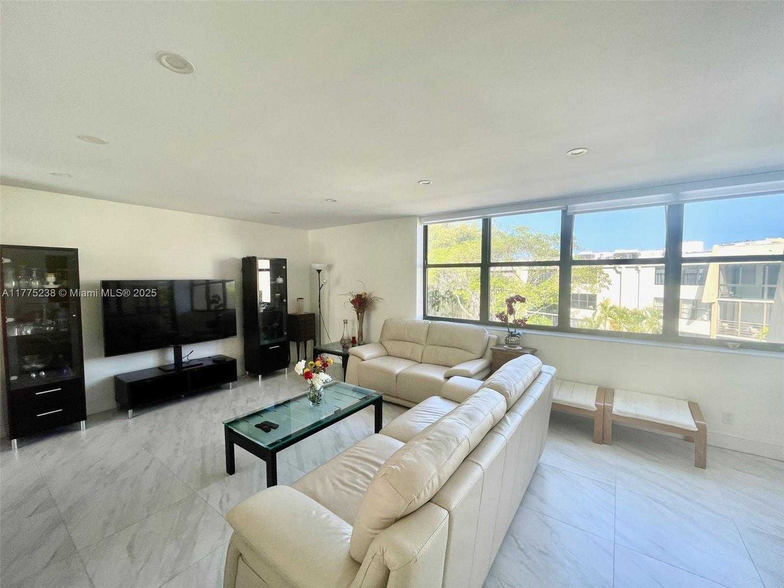 Small Image of 20401 NORTH EAST 30TH AVE #410-8, Aventura Number 8