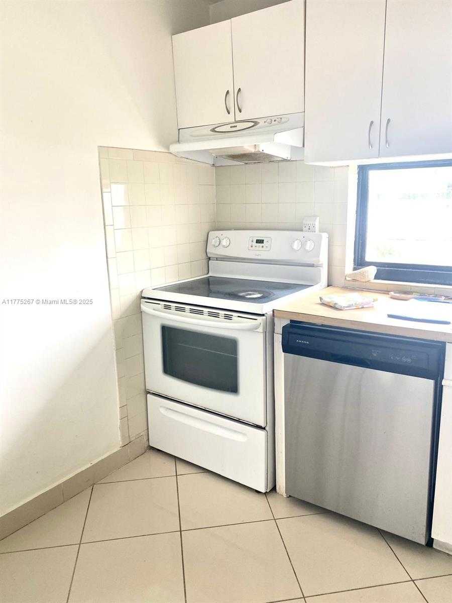 Small Image of 16909 NORTH BAY RD #714, Sunny Isles Beach Number 10
