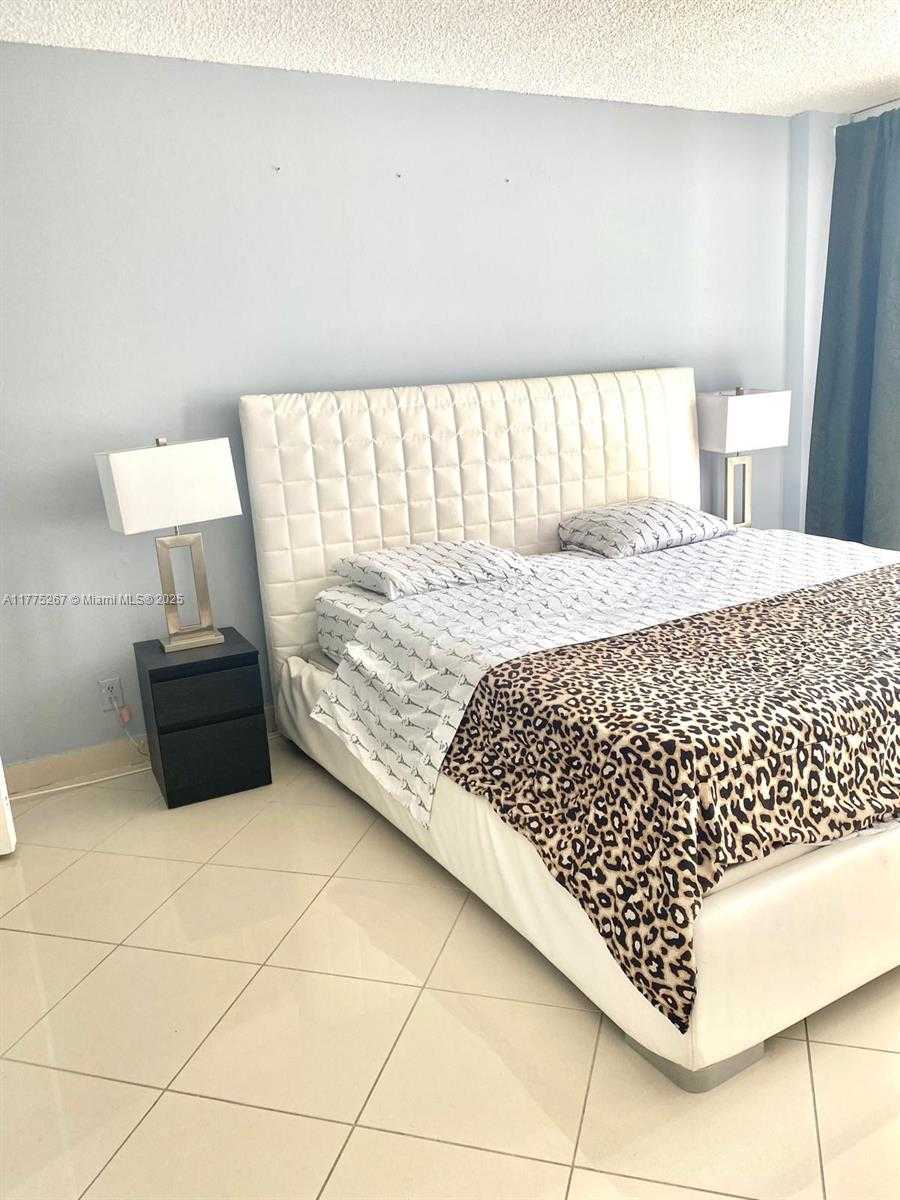 Small Image of 16909 NORTH BAY RD #714, Sunny Isles Beach Number 12