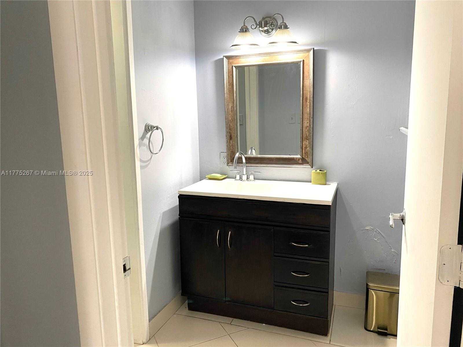 Small Image of 16909 NORTH BAY RD #714, Sunny Isles Beach Number 19