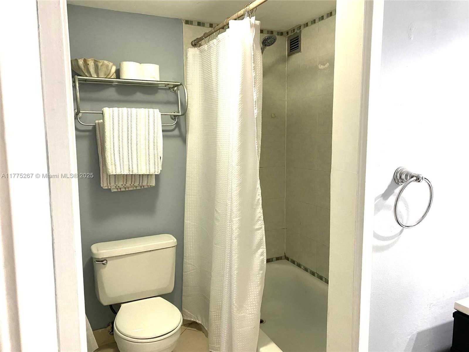 Small Image of 16909 NORTH BAY RD #714, Sunny Isles Beach Number 20