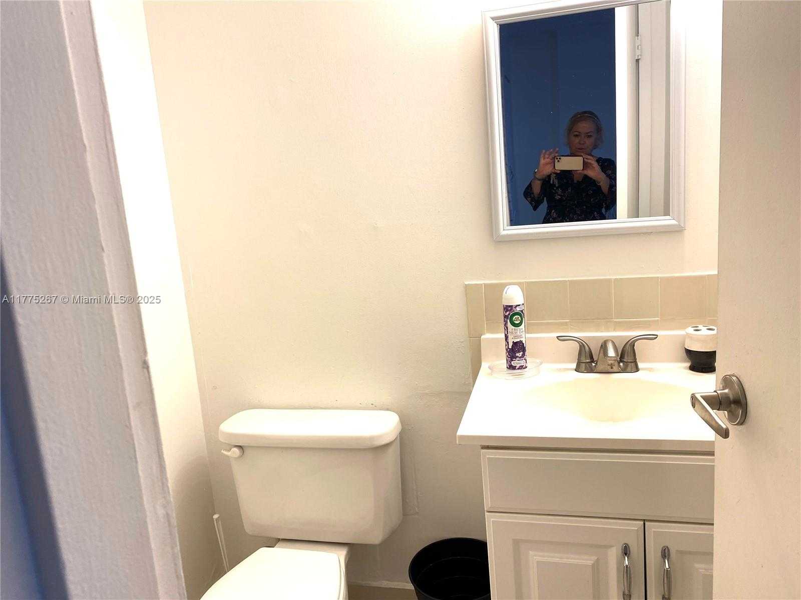Small Image of 16909 NORTH BAY RD #714, Sunny Isles Beach Number 21