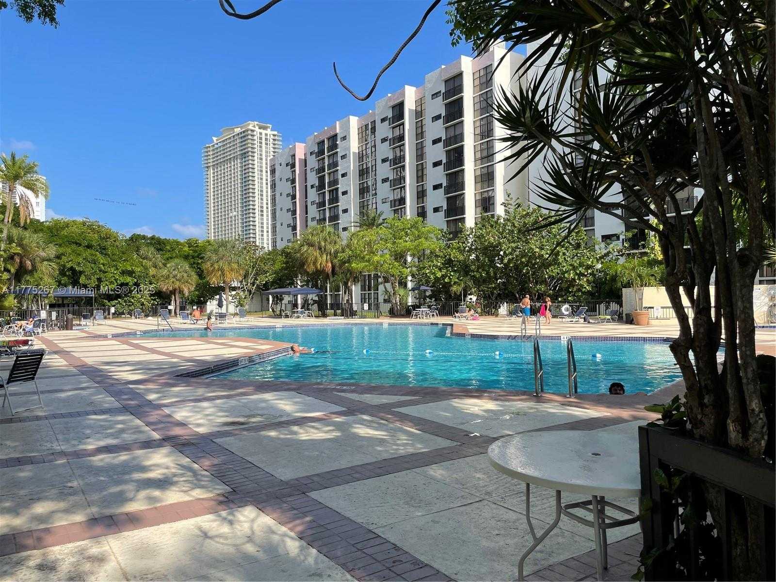 Small Image of 16909 NORTH BAY RD #714, Sunny Isles Beach Number 23