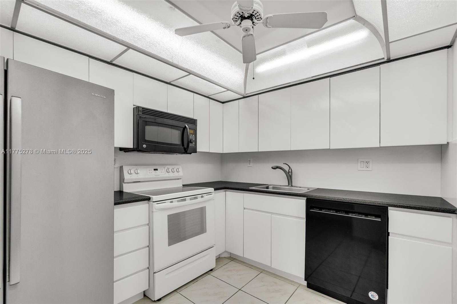 Small Image of 600 THREE ISLANDS BLVD #1207, Hallandale Beach Number 2