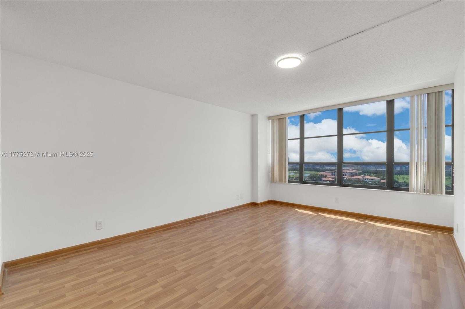 Small Image of 600 THREE ISLANDS BLVD #1207, Hallandale Beach Number 6