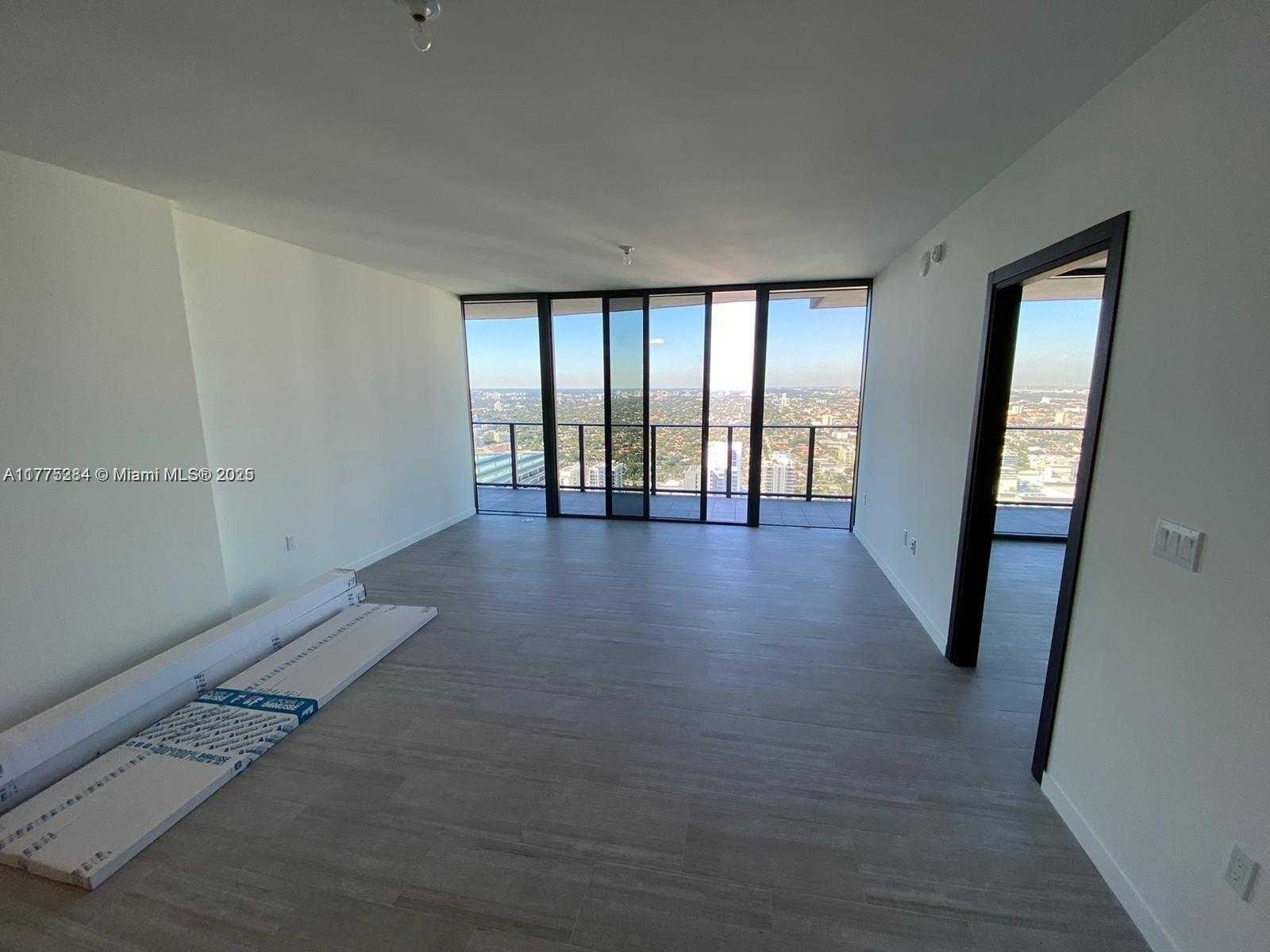 Small Image of 1000 BRICKELL PLZ #4706, Miami Number 5