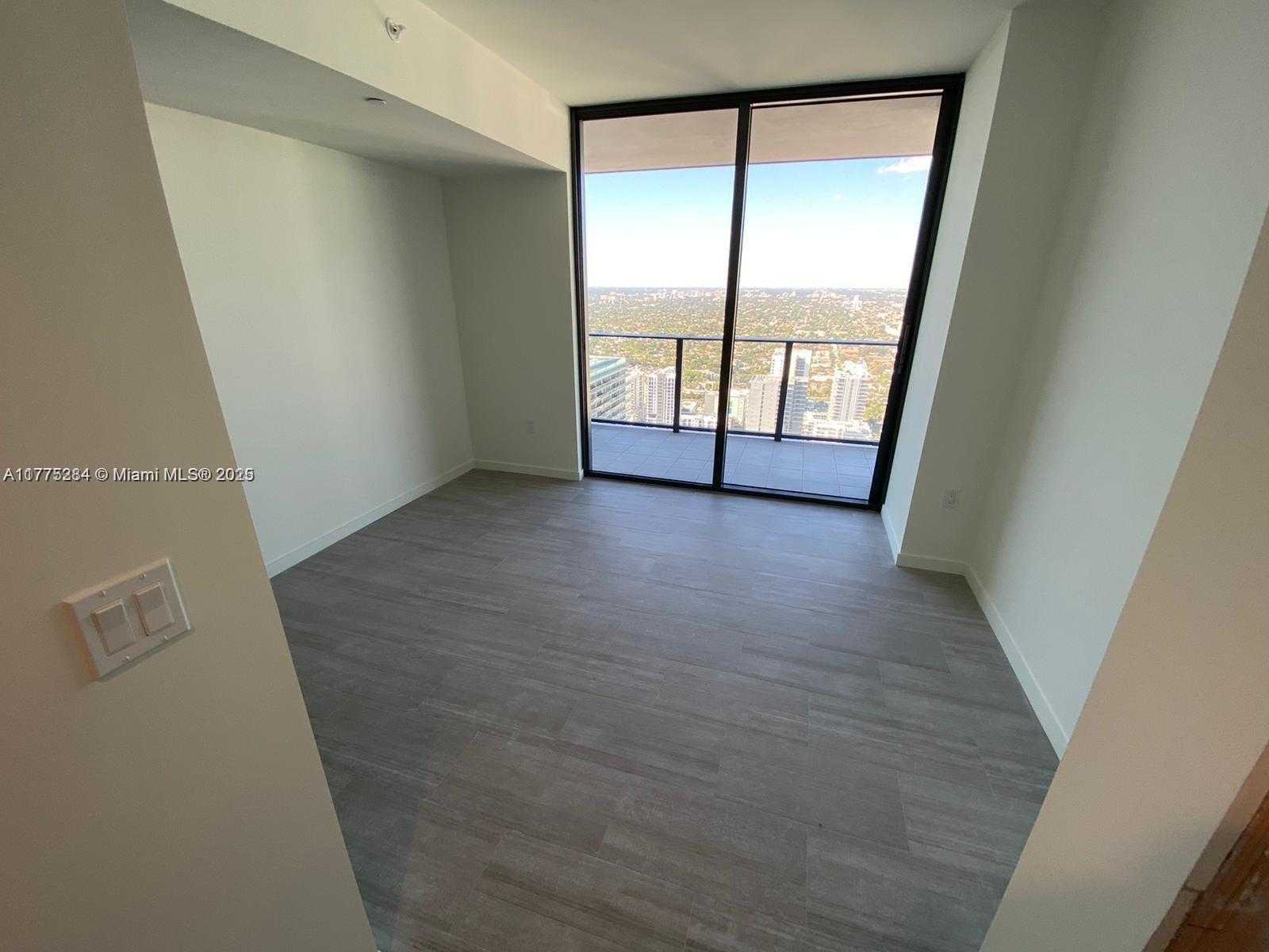 Small Image of 1000 BRICKELL PLZ #4706, Miami Number 7