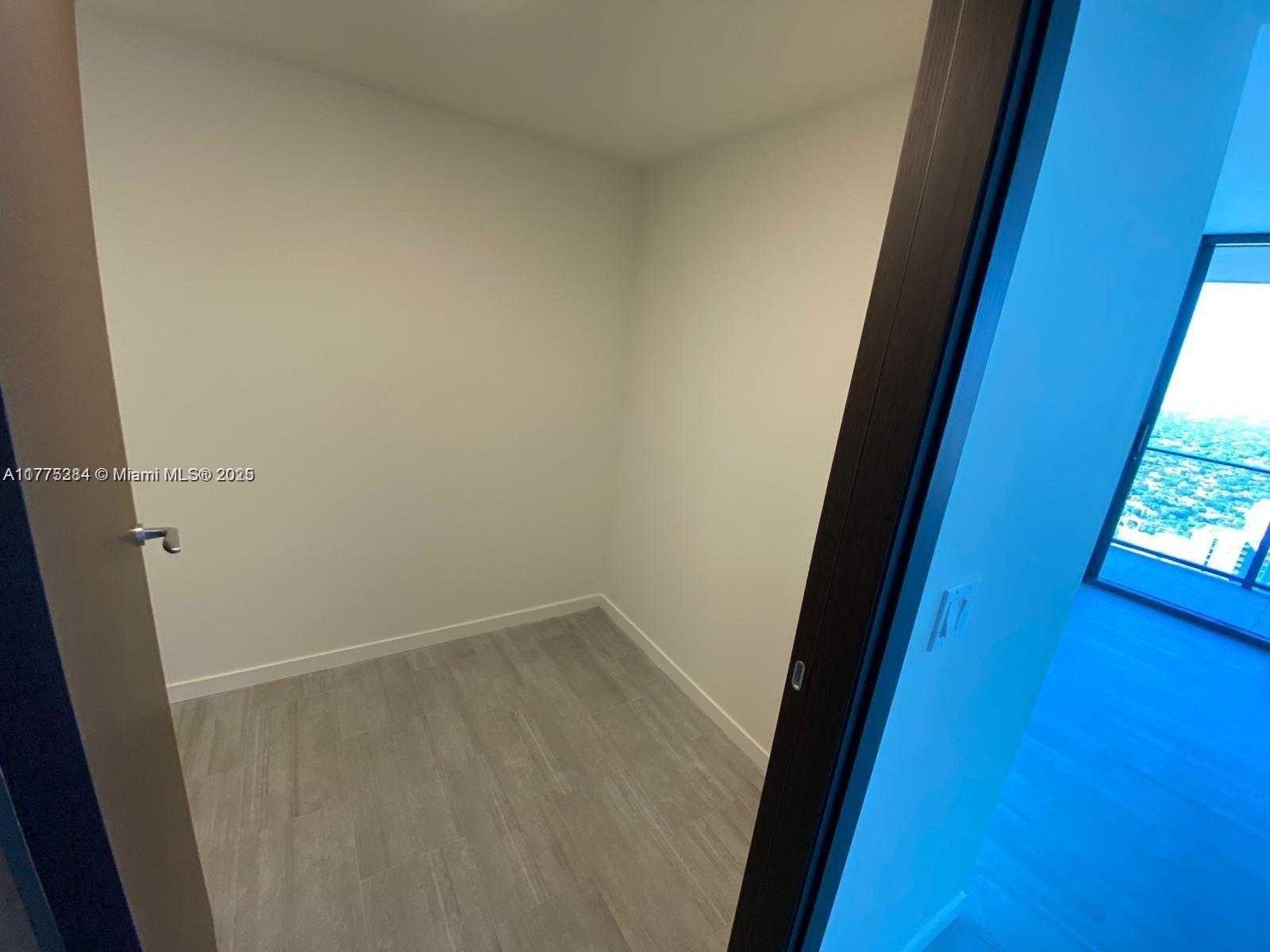 Small Image of 1000 BRICKELL PLZ #4706, Miami Number 9
