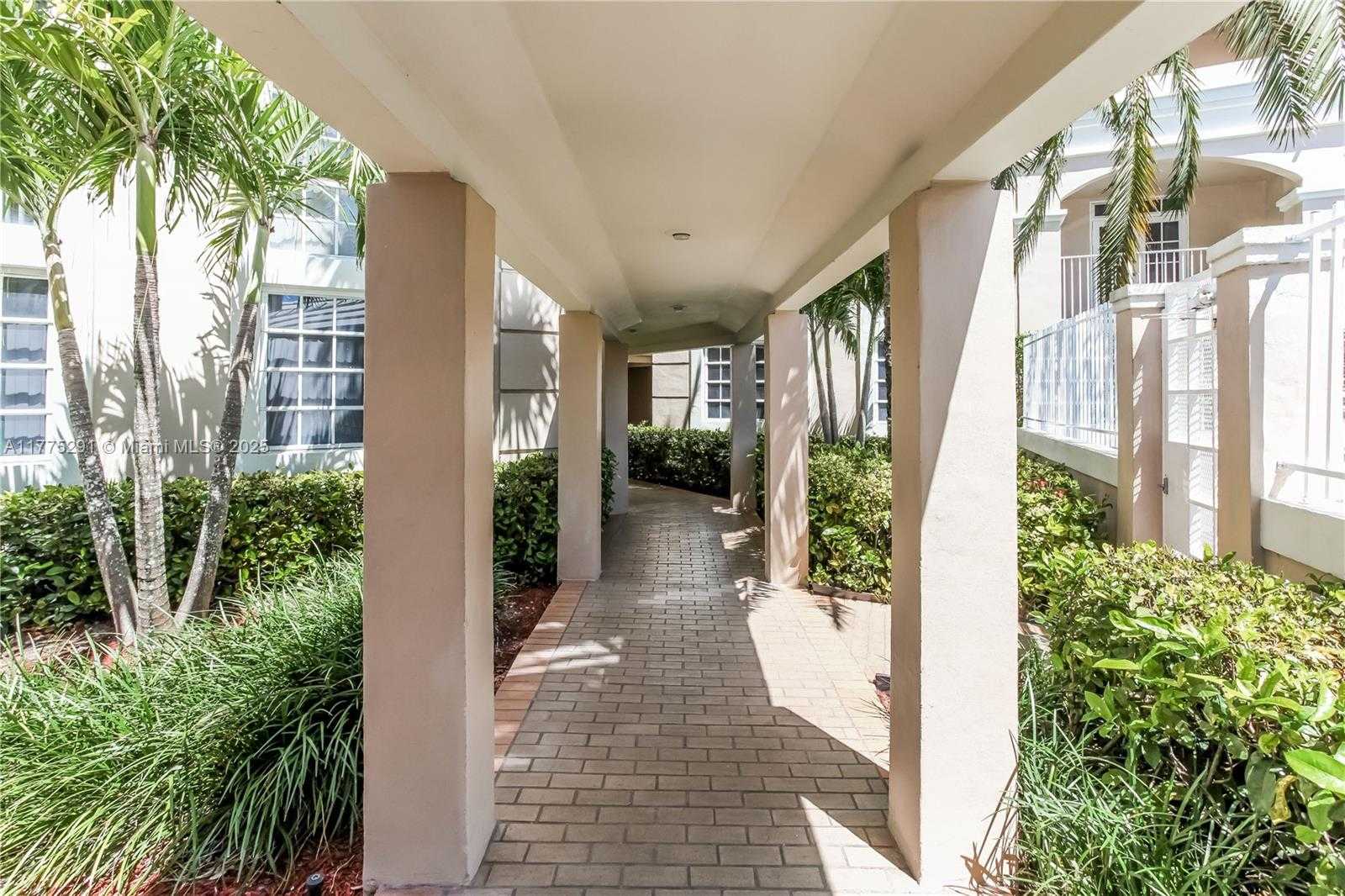 Small Image of 1280 SOUTH ALHAMBRA CIR #1316, Coral Gables Number 17