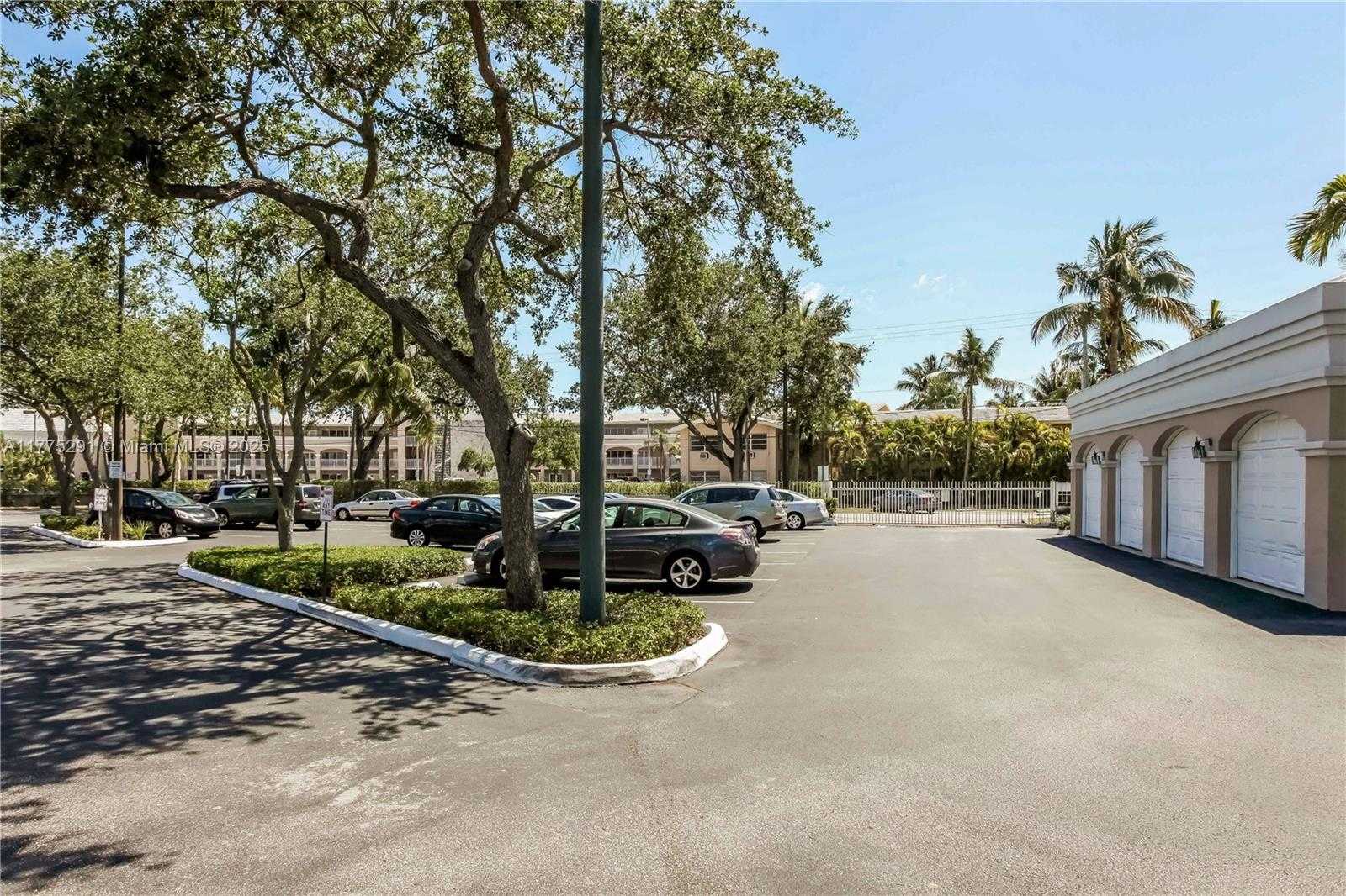 Small Image of 1280 SOUTH ALHAMBRA CIR #1316, Coral Gables Number 18