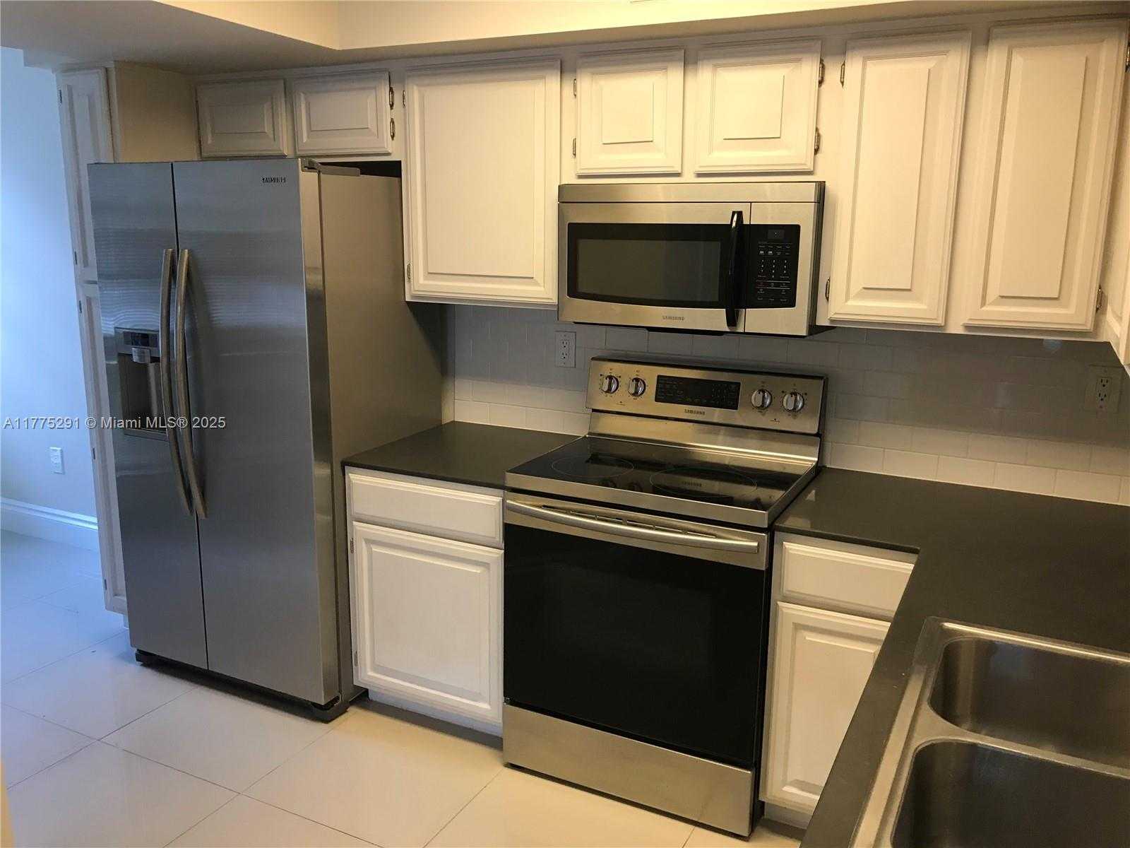 Small Image of 1280 SOUTH ALHAMBRA CIR #1316, Coral Gables Number 4