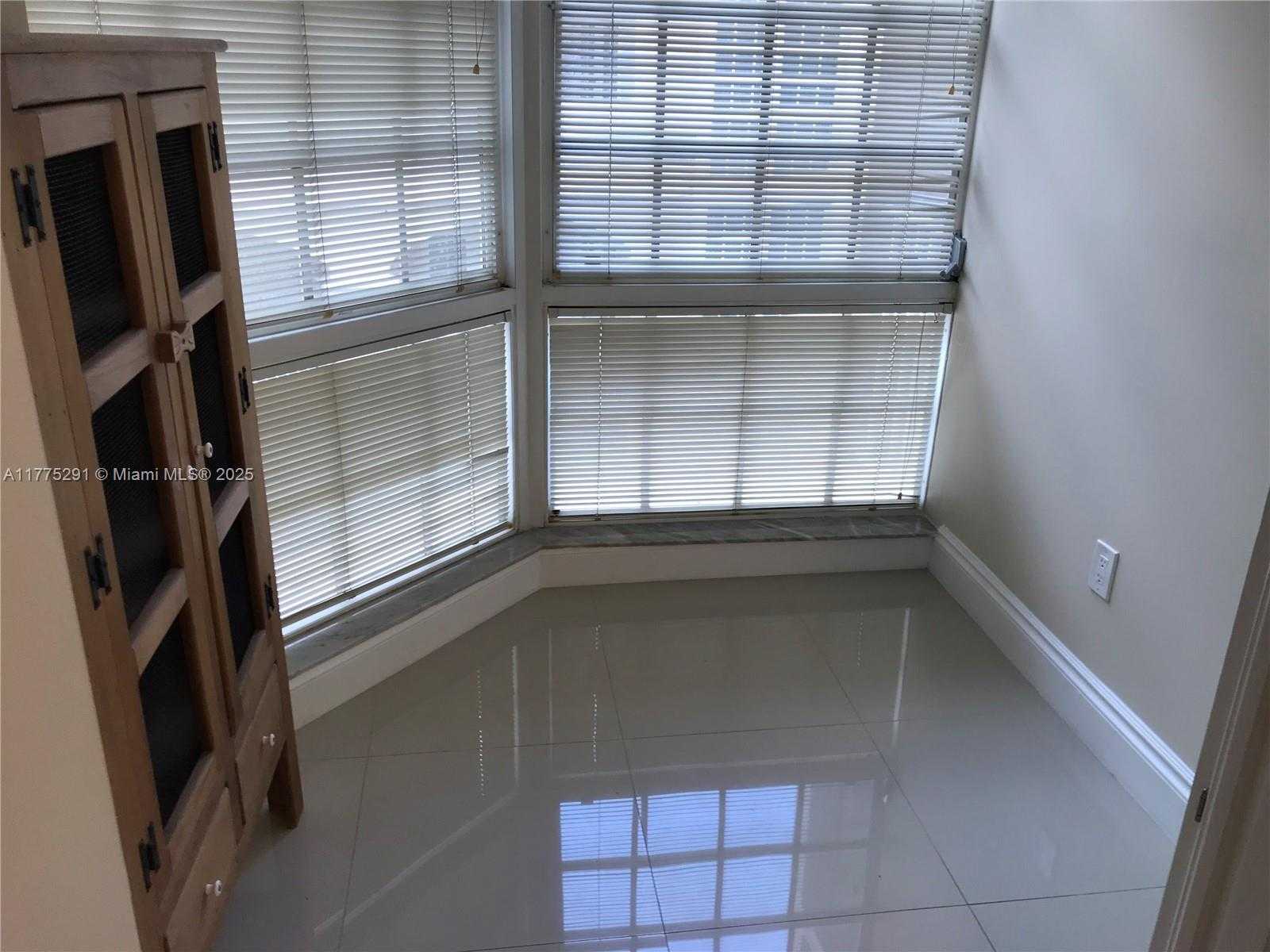 Small Image of 1280 SOUTH ALHAMBRA CIR #1316, Coral Gables Number 5