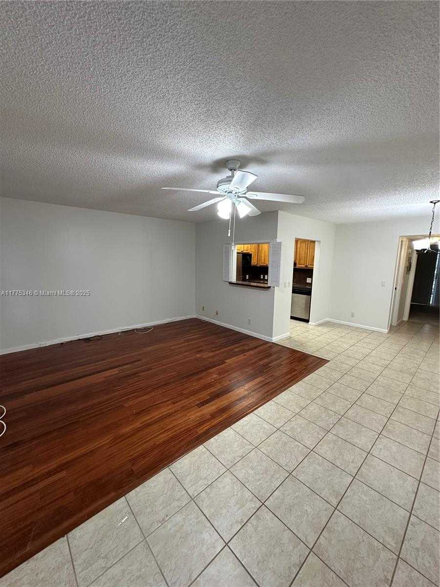 Small Image of 289 SUFFOLK G #289, Boca Raton Number 3