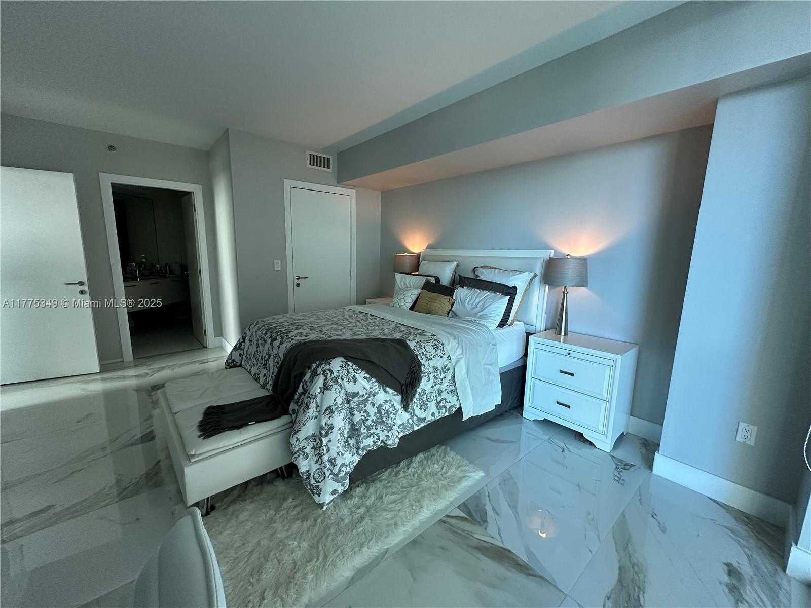 Small Image of 55 SOUTH EAST 6TH ST #1207, Miami Number 21