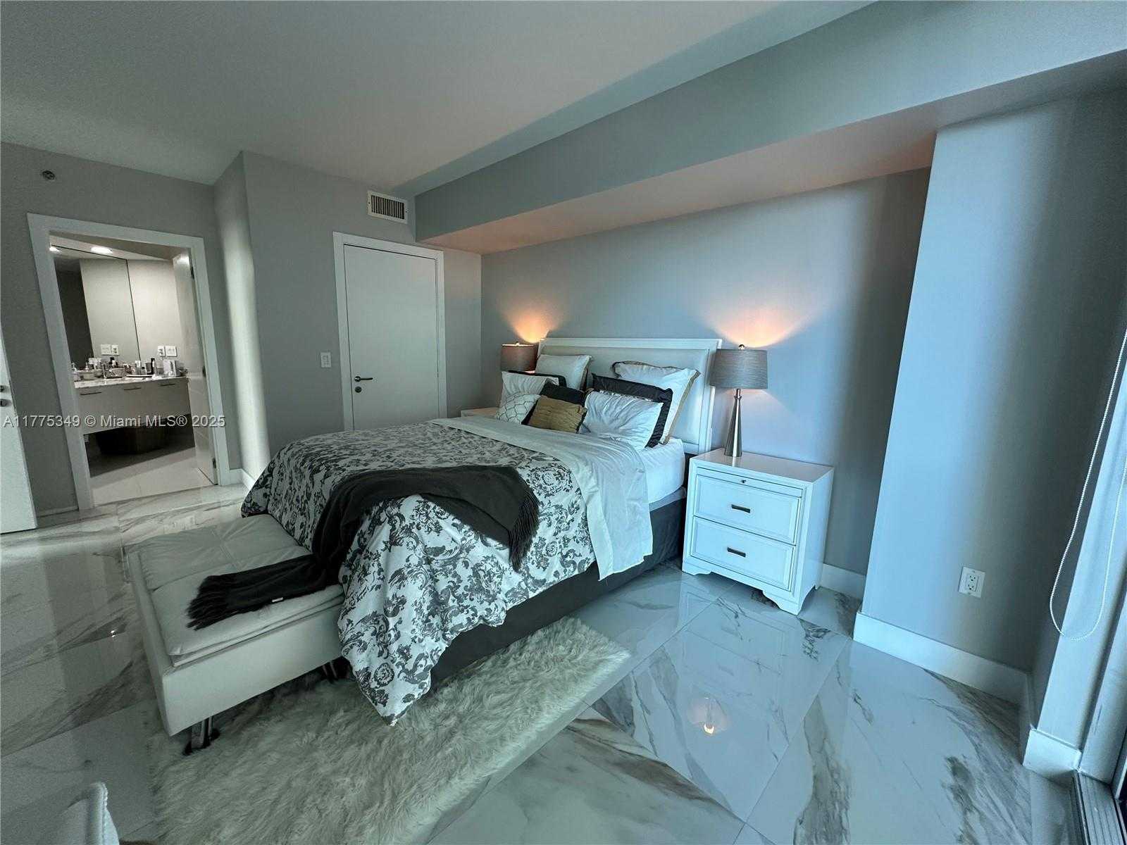 Small Image of 55 SOUTH EAST 6TH ST #1207, Miami Number 22