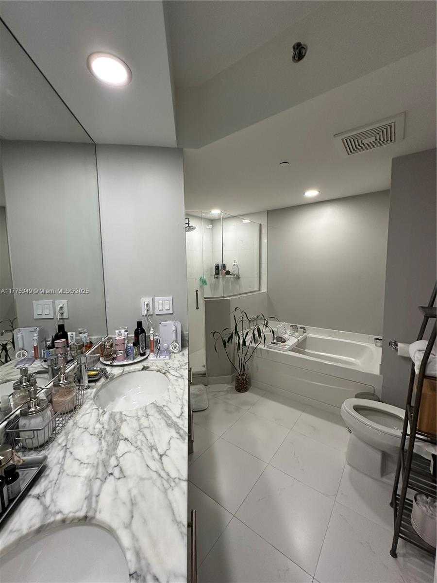 Small Image of 55 SOUTH EAST 6TH ST #1207, Miami Number 24