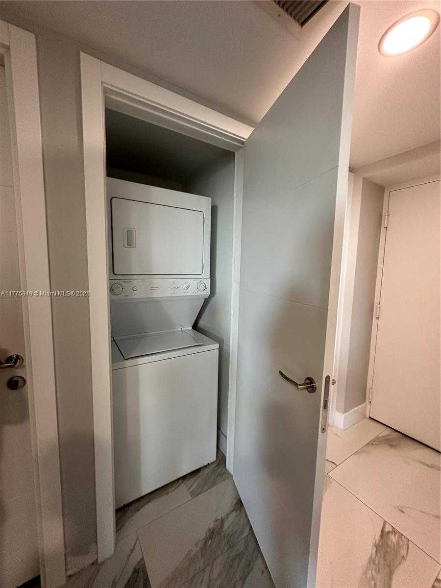 Small Image of 55 SOUTH EAST 6TH ST #1207, Miami Number 27