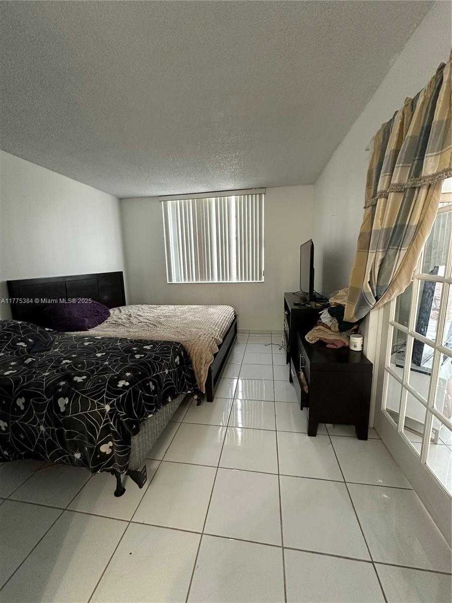 Small Image of 500 BAYVIEW DR #217, Sunny Isles Beach Number 15