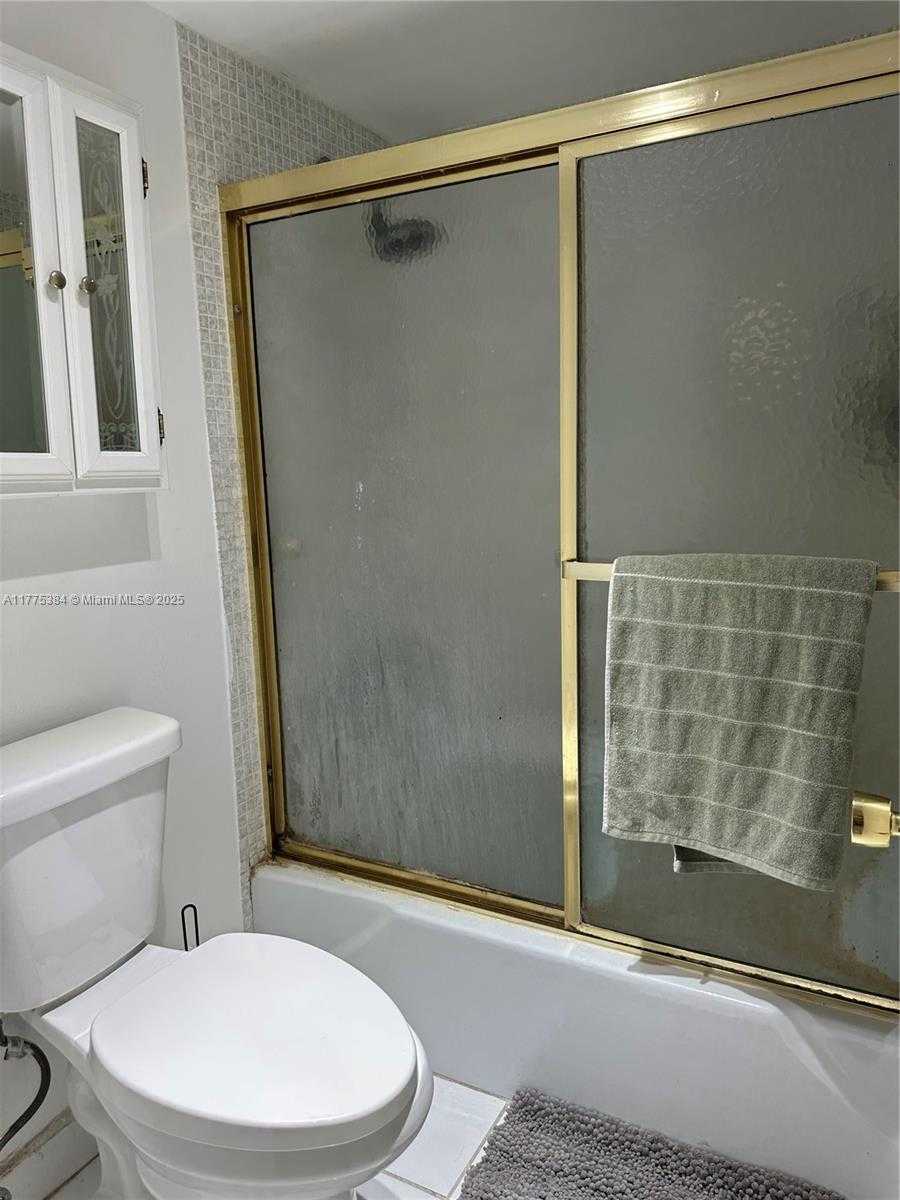 Small Image of 500 BAYVIEW DR #217, Sunny Isles Beach Number 17