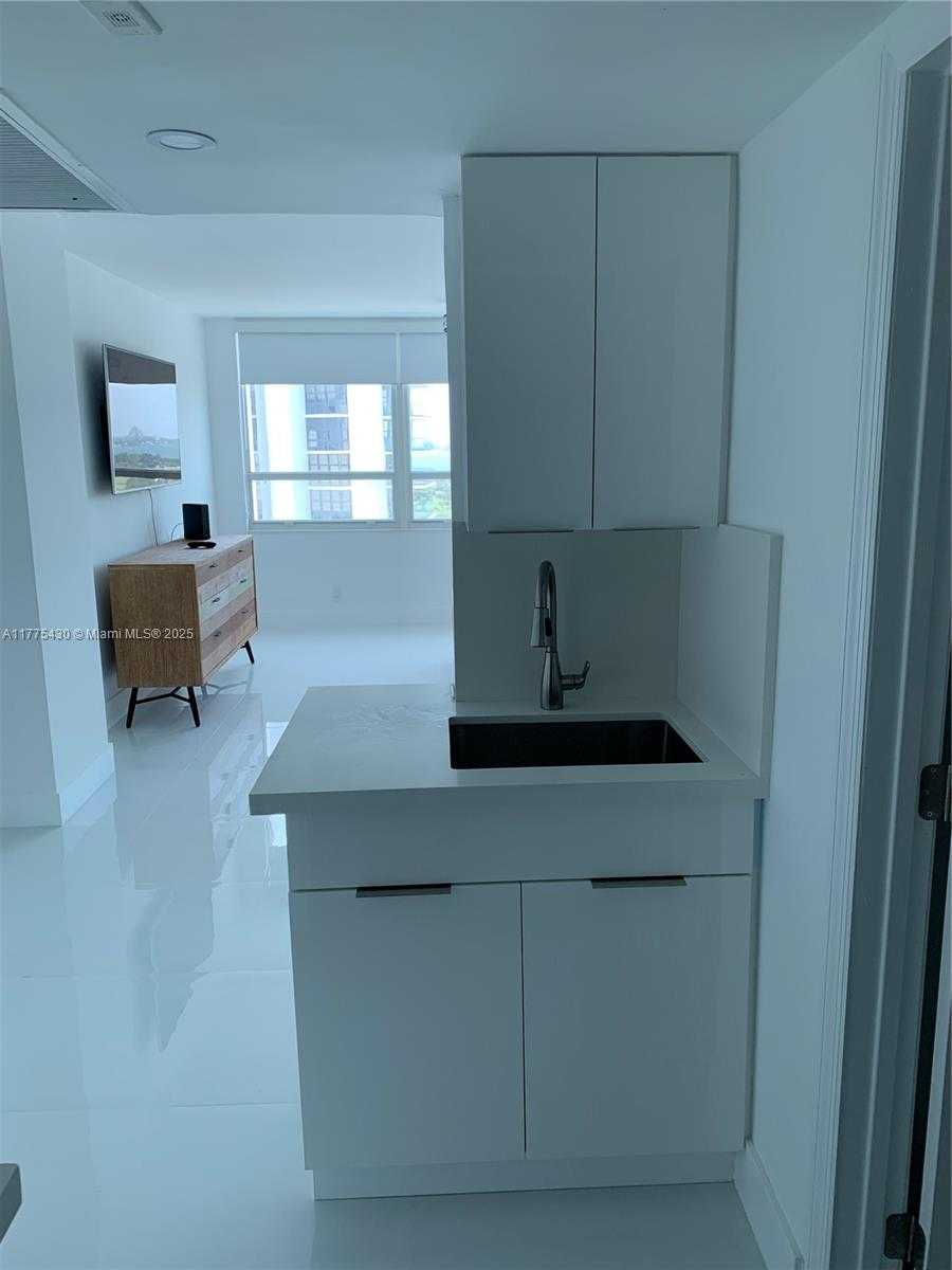 Small Image of 5445 COLLINS AVE #1520, Miami Beach Number 13