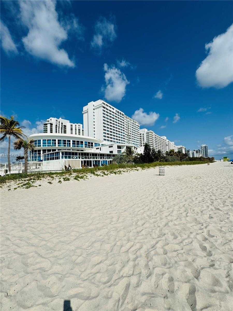 Small Image of 5445 COLLINS AVE #1520, Miami Beach Number 16