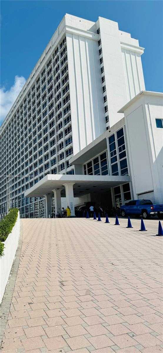 Small Image of 5445 COLLINS AVE #1520, Miami Beach Number 19