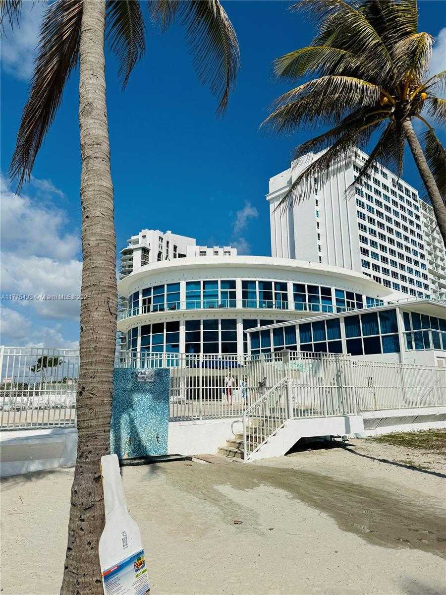 Small Image of 5445 COLLINS AVE #1520, Miami Beach Number 2