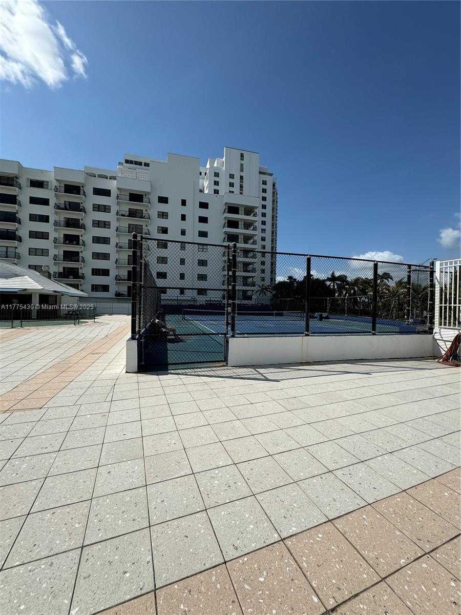 Small Image of 5445 COLLINS AVE #1520, Miami Beach Number 29