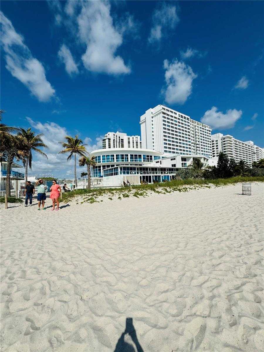 Small Image of 5445 COLLINS AVE #1520, Miami Beach Number 32