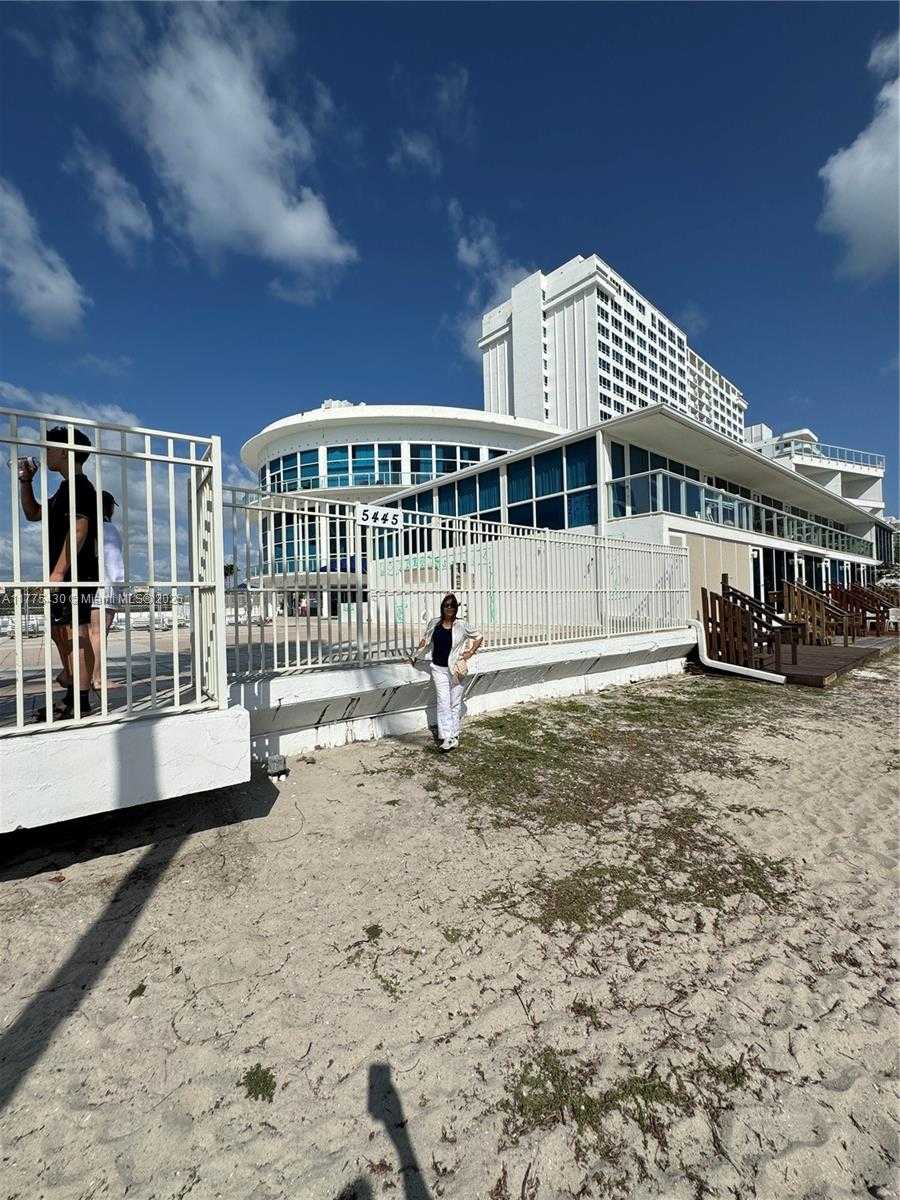 Small Image of 5445 COLLINS AVE #1520, Miami Beach Number 34