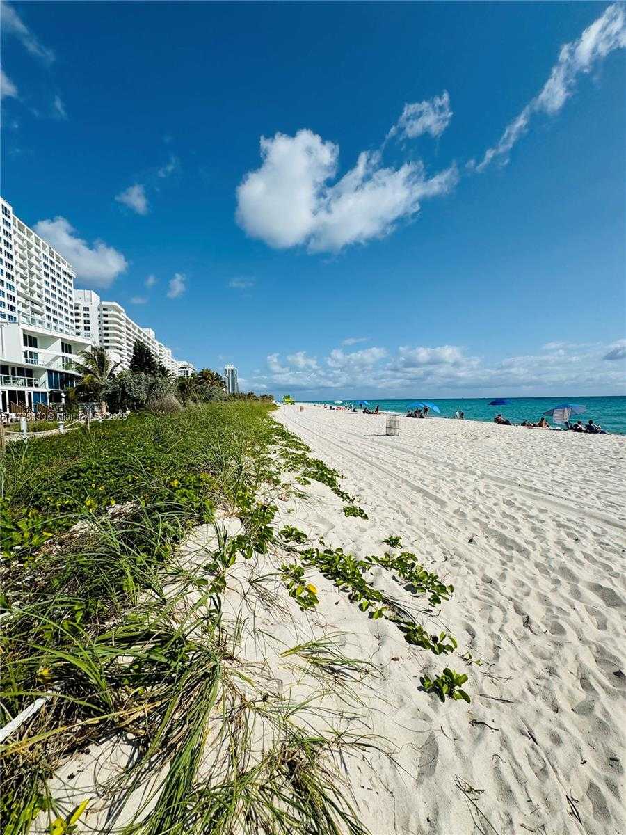 Small Image of 5445 COLLINS AVE #1520, Miami Beach Number 36