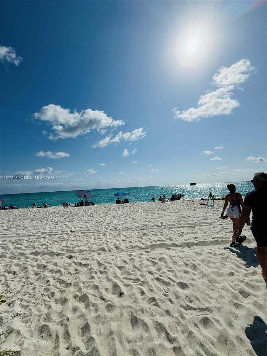 Small Image of 5445 COLLINS AVE #1520, Miami Beach Number 37